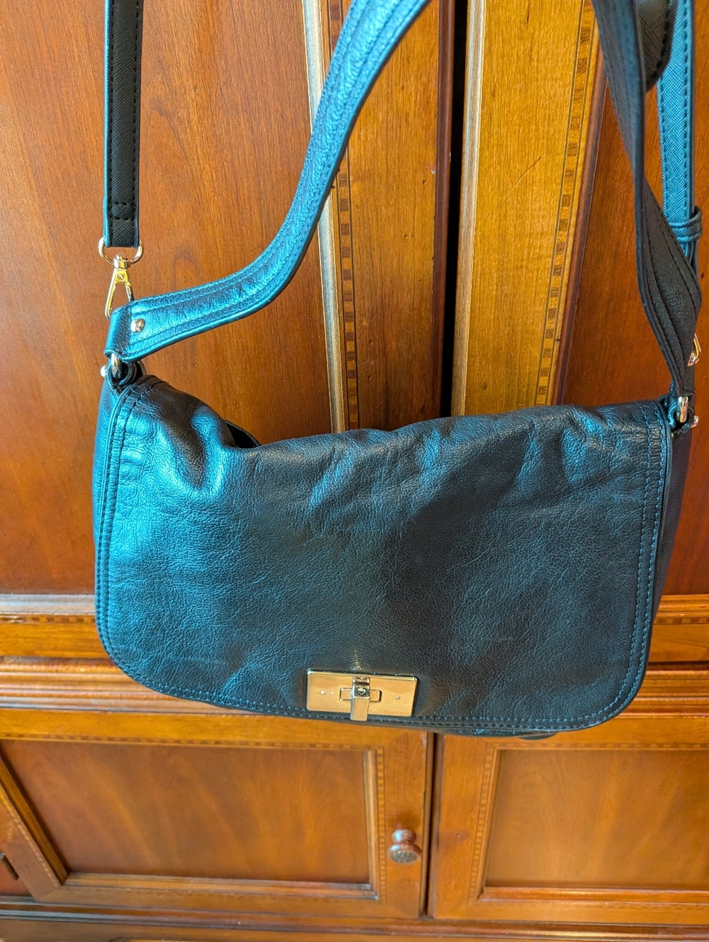 Kate Spade Classic Black Leather Crossbody Shoulder Bag - Timeless Style